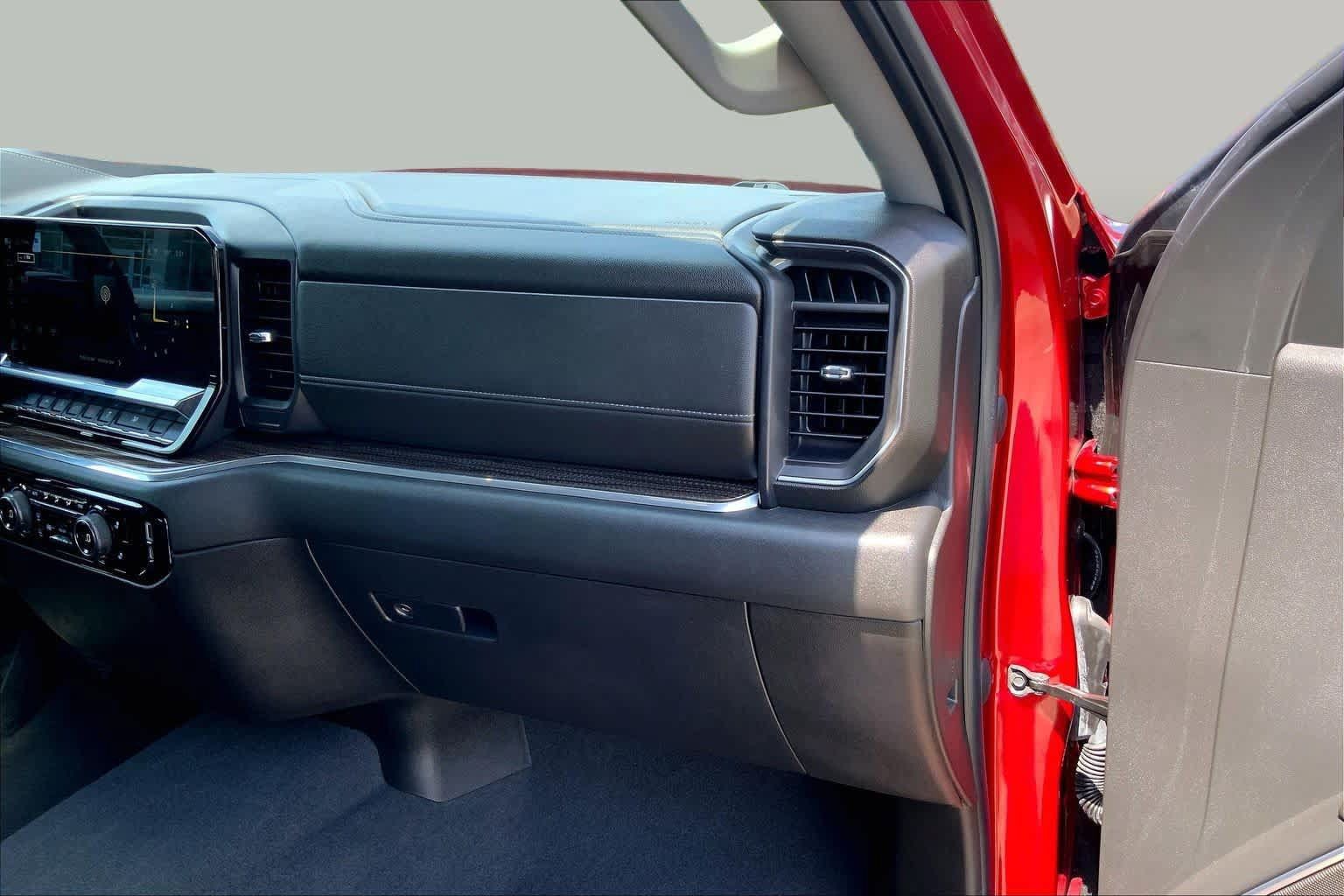 Used 2023 Chevrolet Silverado 1500 RST AWD/4WD image 18