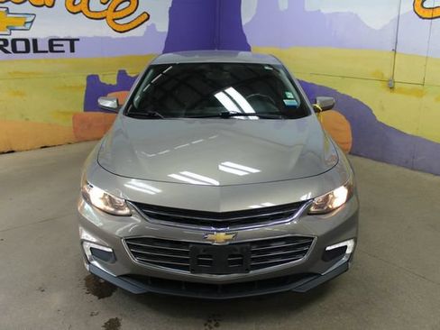 Used 2018 Chevrolet Malibu LT FWD image 3