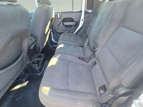 Used 2020 Jeep Gladiator Sport image 18