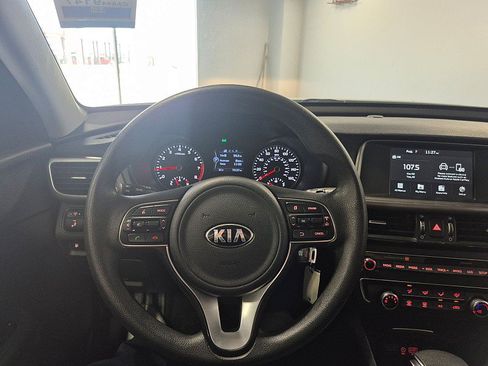 Used 2018 Kia Optima LX FWD image 19