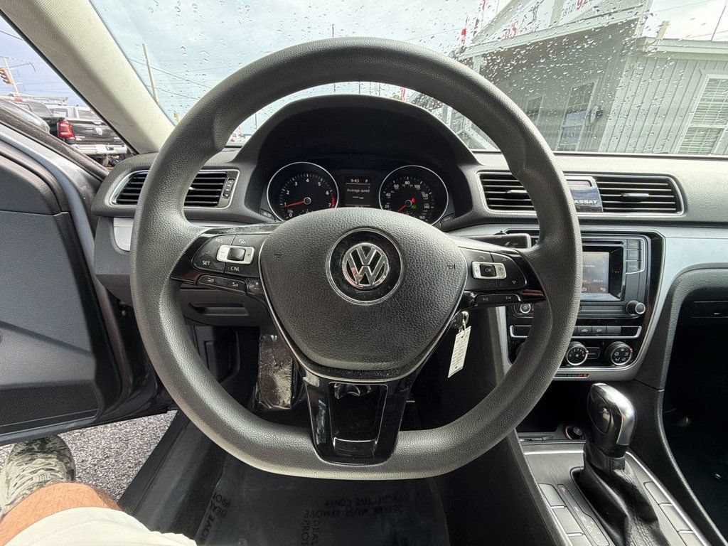 Used 2018 Volkswagen Passat 2.0T S w/ Driver Assistance Package FWD image 15
