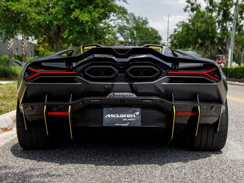 Used 2025 Lamborghini Revuelto AWD/4WD image 25