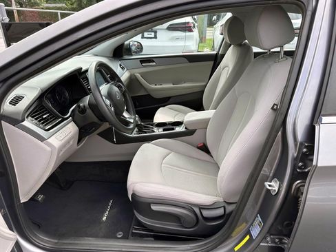 Used 2018 Hyundai Sonata SE FWD image 11