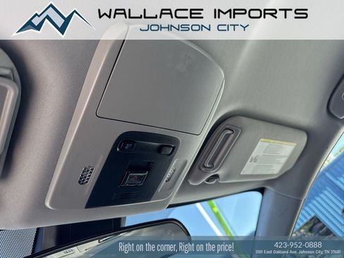 Used 2020 Toyota Camry SE FWD image 14