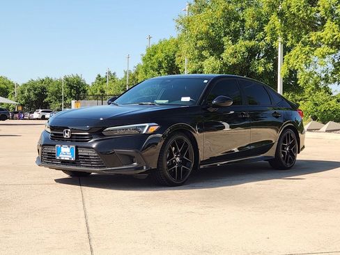 Used 2023 Honda Civic Sport image 3