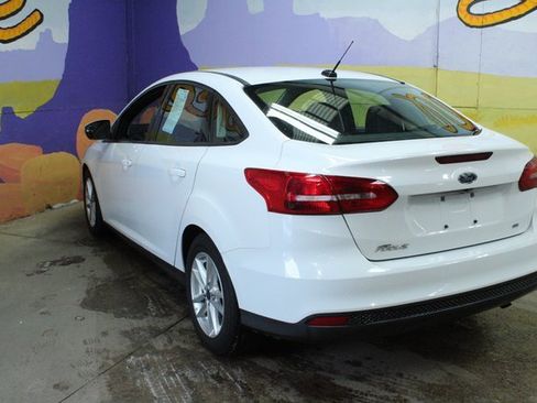 Used 2016 Ford Focus SE image 6