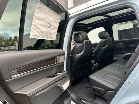 New 2026 Cadillac Vistiq Sport image 16