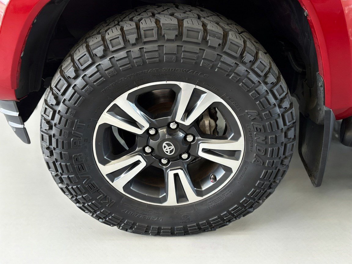 Used 2016 Toyota Tacoma TRD Sport w/ Towing Package RWD image 20