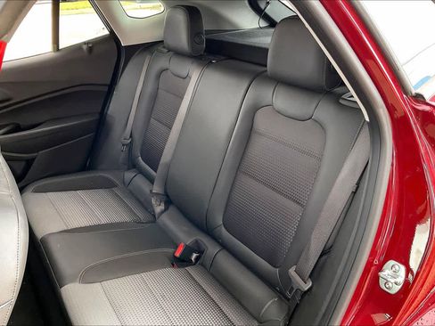 Certified 2025 Chevrolet Trax LT image 20