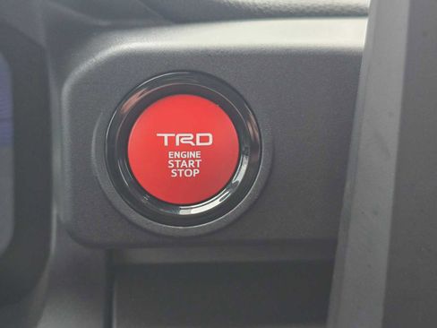 Certified 2025 Toyota 4Runner TRD Off-Road image 35
