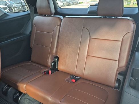 Used 2019 Chevrolet Traverse High Country AWD/4WD image 24
