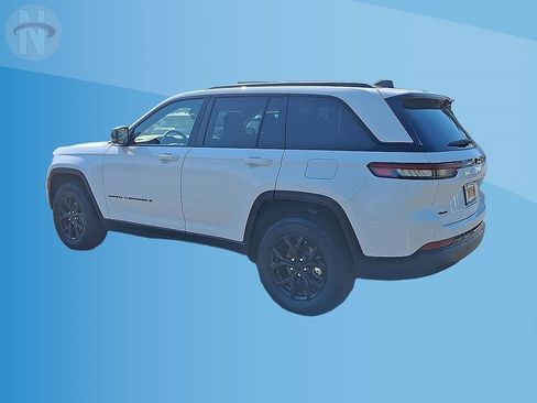 Used 2024 Jeep Grand Cherokee Altitude AWD/4WD image 6