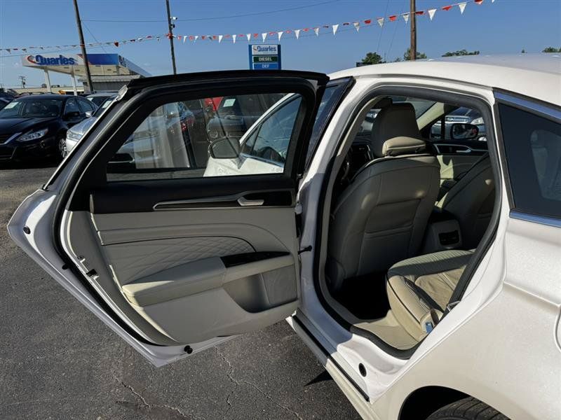 Used 2017 Ford Fusion Platinum AWD/4WD image 18