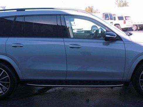 Used 2024 Mercedes-Benz GLS 580 4MATIC image 7
