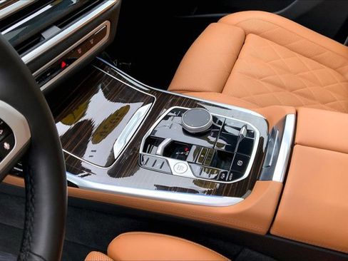 Used 2026 BMW X7 xDrive40i image 17