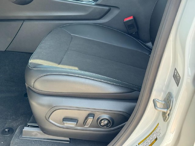 New 2027 Jeep Grand Cherokee Altitude AWD/4WD image 18