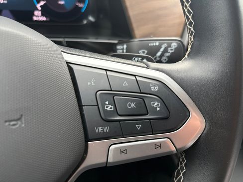 Used 2025 Volkswagen Atlas SE image 22