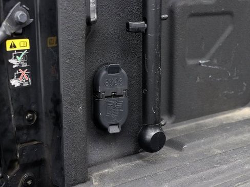 Certified 2021 GMC Sierra 2500 Denali w/ Denali Black Diamond Edition image 9