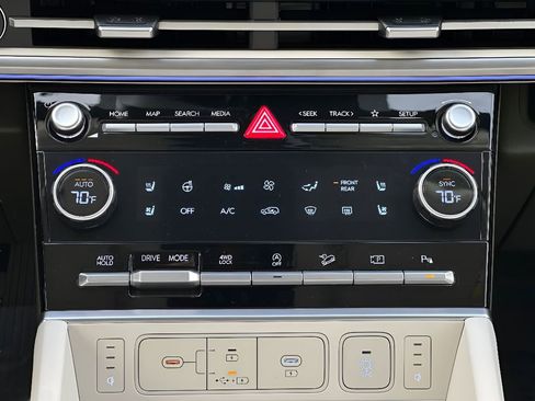 Used 2025 Hyundai Santa Fe Calligraphy image 14