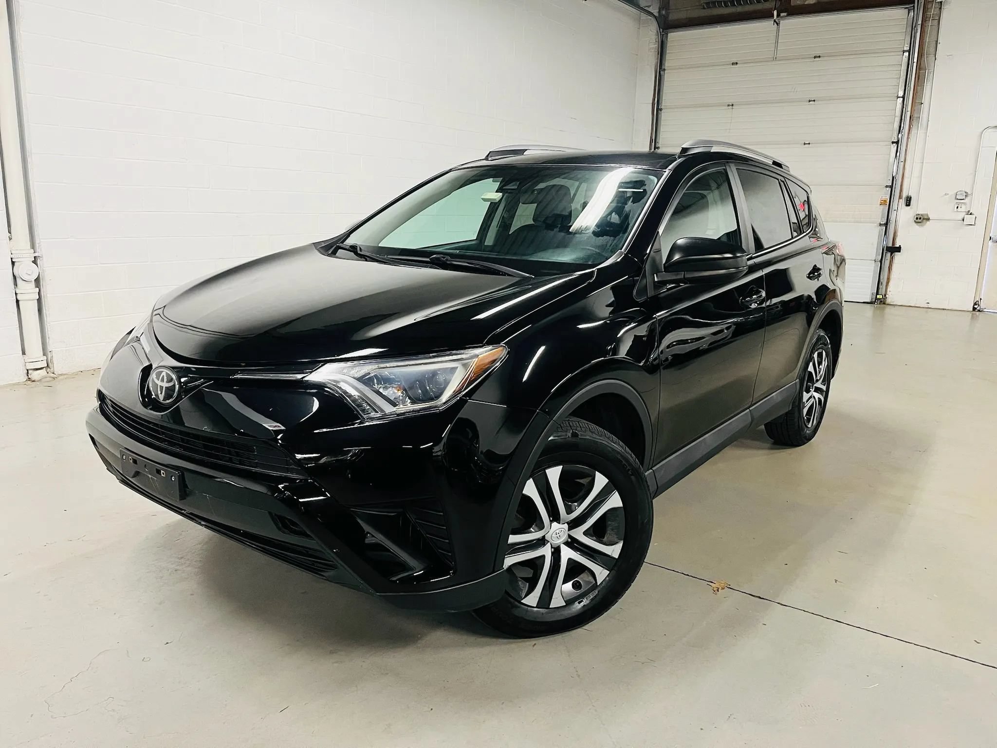 Used 2017 Toyota RAV4 LE w/ All Weather Liner Package AWD/4WD image 1