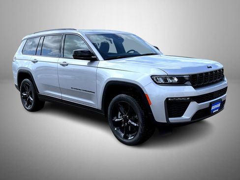 New 2026 Jeep Grand Cherokee L Limited w/ Limited Altitude Package AWD/4WD image 3