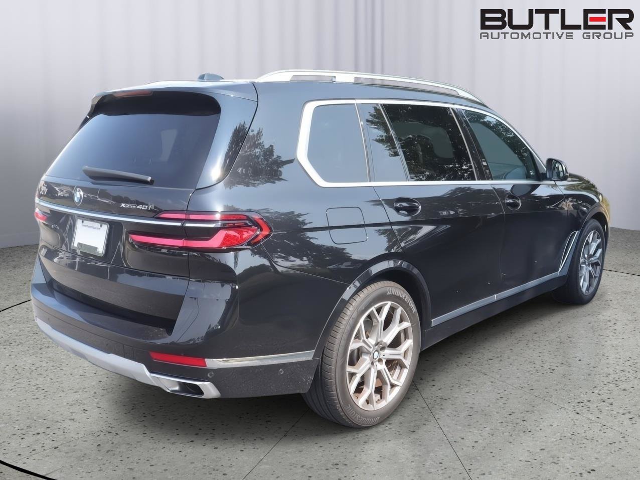 Used 2024 BMW X7 xDrive40i w/ Premium Package AWD/4WD image 4