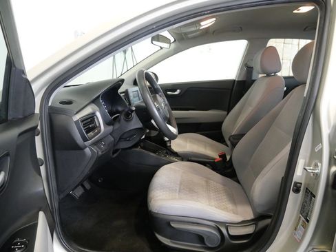 Used 2018 Kia Rio S image 11