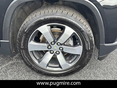 Used 2019 Chevrolet Traverse LT w/ LT Premium Package image 12