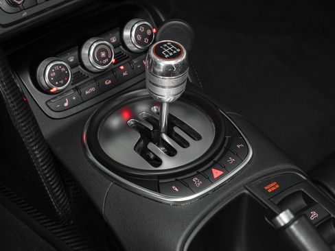 Used 2012 Audi R8 V10 image 47