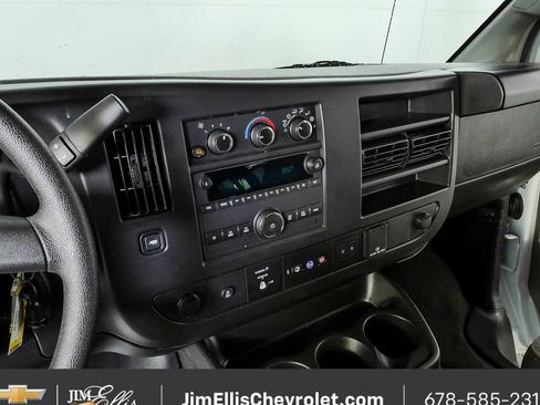 Certified 2025 Chevrolet Express 3500 LT w/ LT Preferred Equipment Group RWD image 12