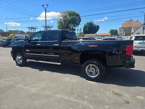 Used 2019 Chevrolet Silverado 3500 High Country w/ Duramax Plus Package AWD/4WD image 4
