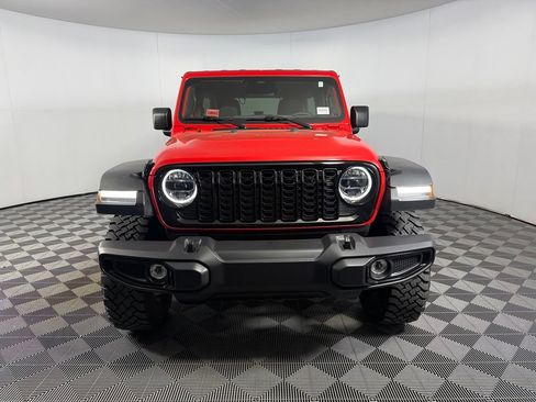 Used 2025 Jeep Wrangler Unlimited Sport AWD/4WD image 2