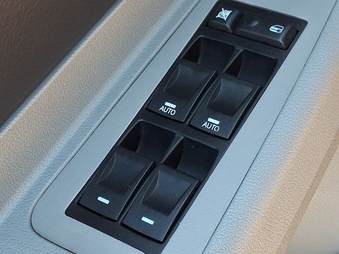Used 2006 Dodge Charger SRT8 w/ SRT Option Group II RWD image 25