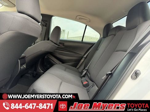 Certified 2025 Toyota Corolla LE image 27