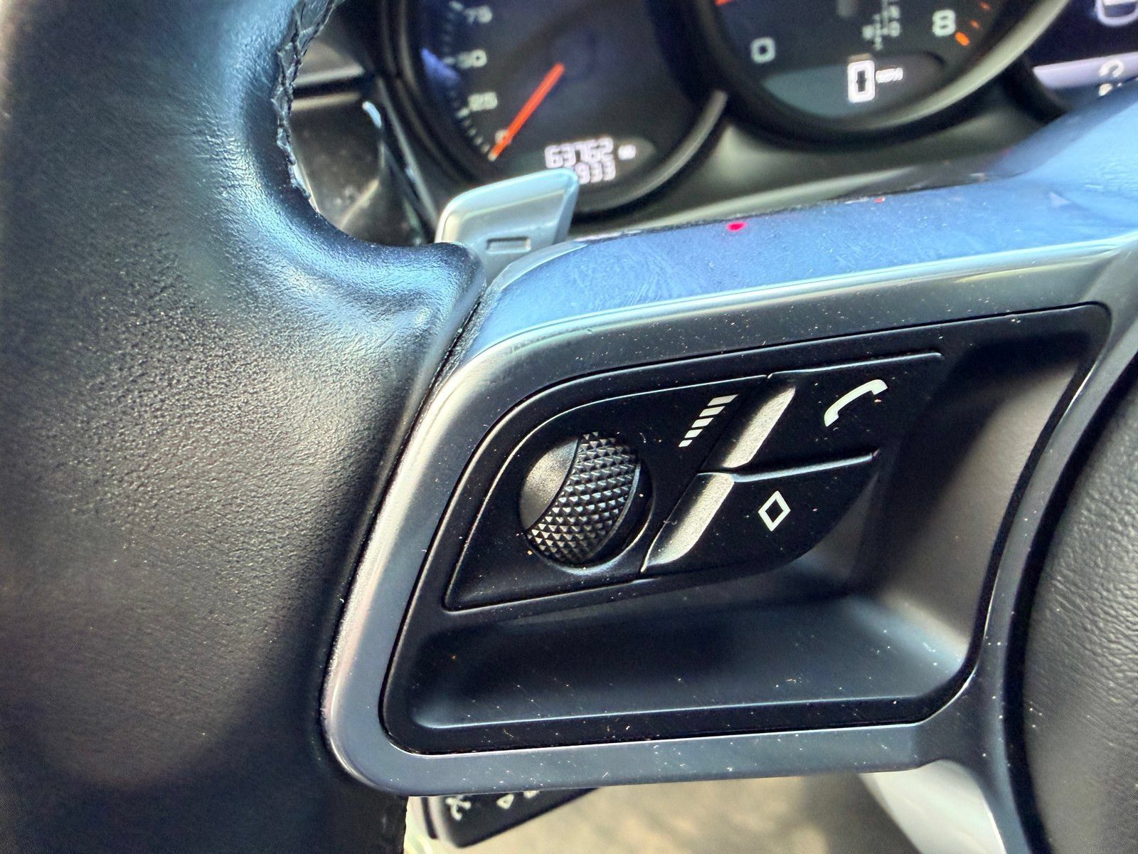 Used 2017 Porsche Macan AWD/4WD image 17