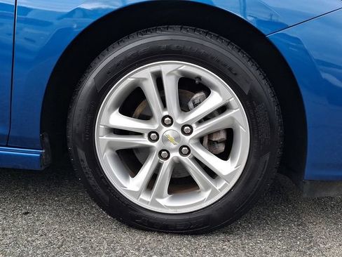 Used 2017 Chevrolet Cruze LT w/ RS Package FWD image 8