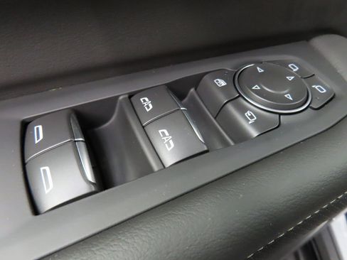 Used 2025 Chevrolet Suburban Premier image 67