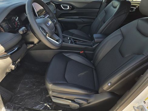 New 2026 Jeep Compass Latitude image 15