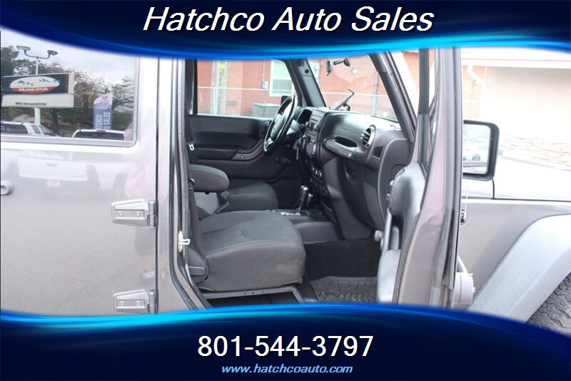 Used 2017 Jeep Wrangler Unlimited Sport w/ Connectivity Group AWD/4WD image 15