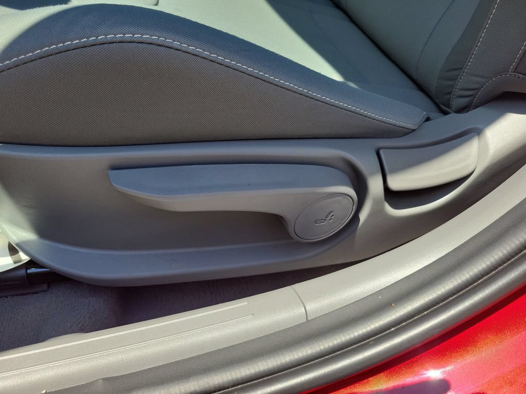 Used 2023 Hyundai Elantra SEL w/ Cargo Package FWD image 15