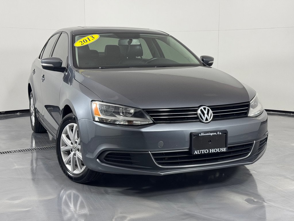 Used 2013 Volkswagen Jetta SE FWD image 2