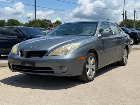 Used 2005 Lexus ES 330 FWD image 2