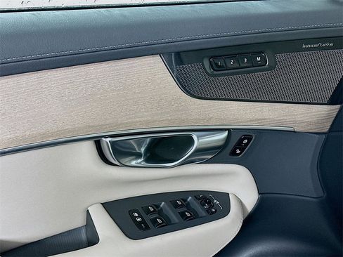 Used 2026 Volvo XC90 B6 Plus w/ Protection Package Premier image 21