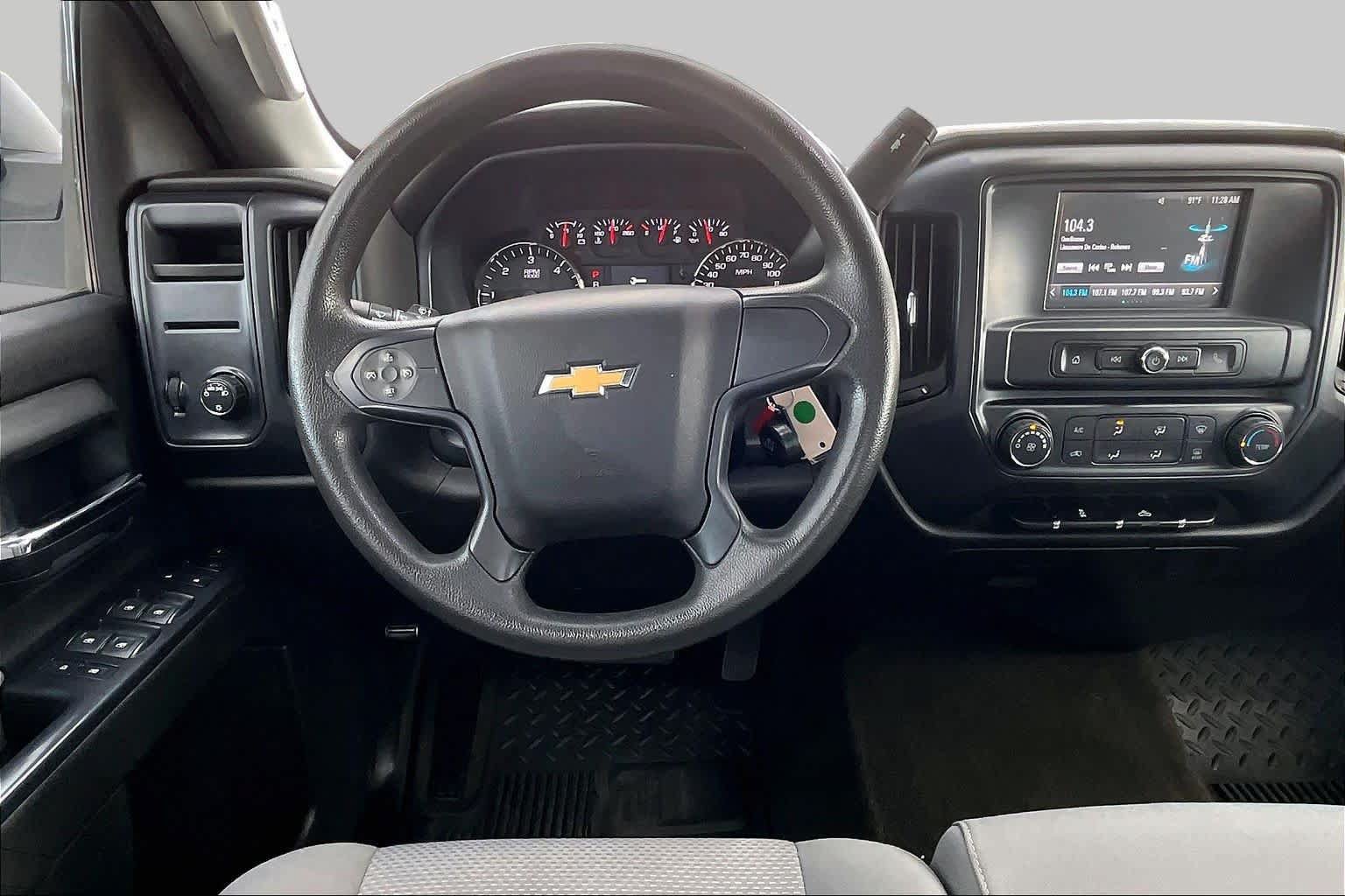 Used 2017 Chevrolet Silverado 1500 Custom w/ Custom Convenience Package RWD image 6