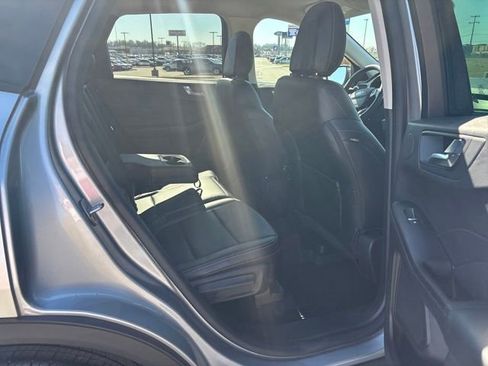 Certified 2022 Ford Escape SEL w/ Technology Package FWD image 11