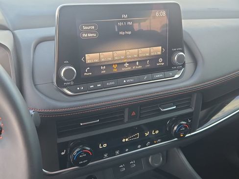 Certified 2025 Nissan Rogue SV image 20