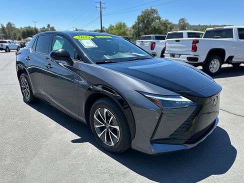 Used 2023 Lexus RZ 450e Premium image 4