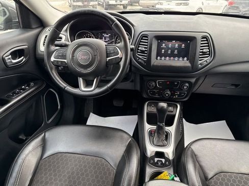 Used 2020 Jeep Compass Latitude image 10