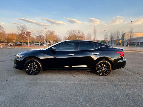 Used 2017 Nissan Maxima SR w/ Midnight Edition image 8