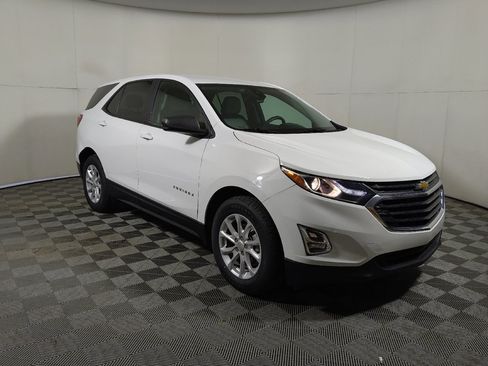 Used 2021 Chevrolet Equinox LS w/ LS Convenience Package FWD image 13